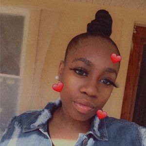 Meet your Posher, Selena